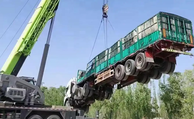 冷水江道路脱困救援案例